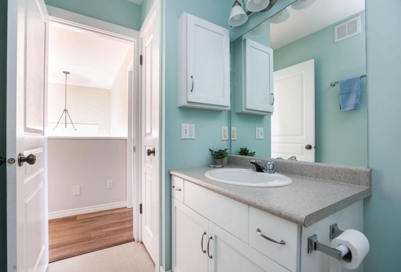 800 Ashworth S, 3 Bedrooms Bedrooms, 12 Rooms Rooms,2 BathroomsBathrooms,Residential,For Sale,Ashworth S