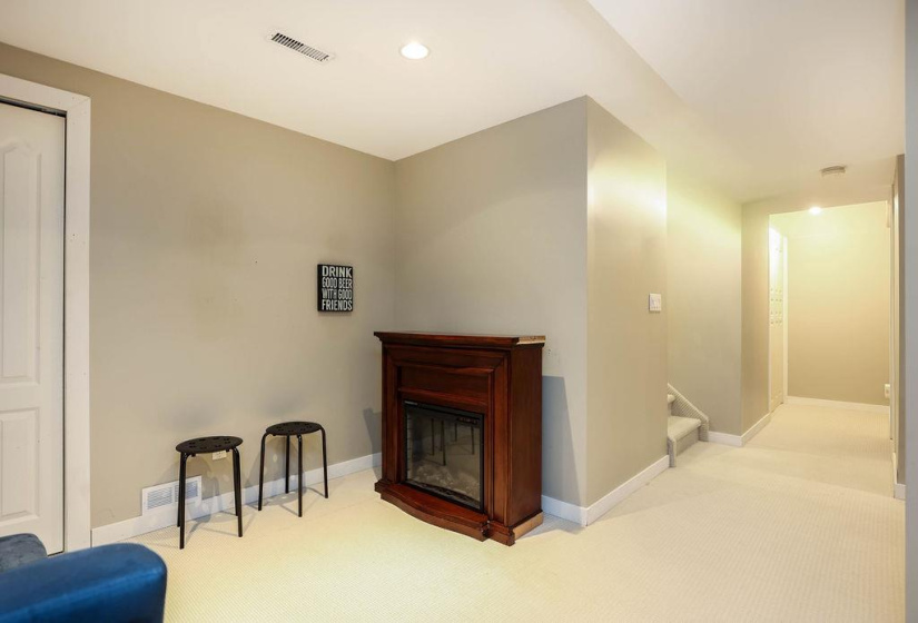 800 Ashworth S, 3 Bedrooms Bedrooms, 12 Rooms Rooms,2 BathroomsBathrooms,Residential,For Sale,Ashworth S