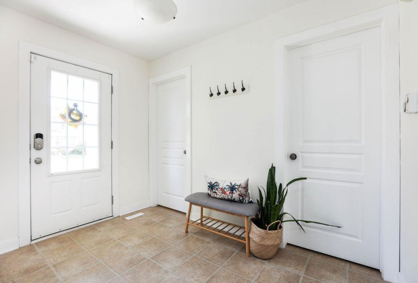 800 Ashworth S, 3 Bedrooms Bedrooms, 12 Rooms Rooms,2 BathroomsBathrooms,Residential,For Sale,Ashworth S