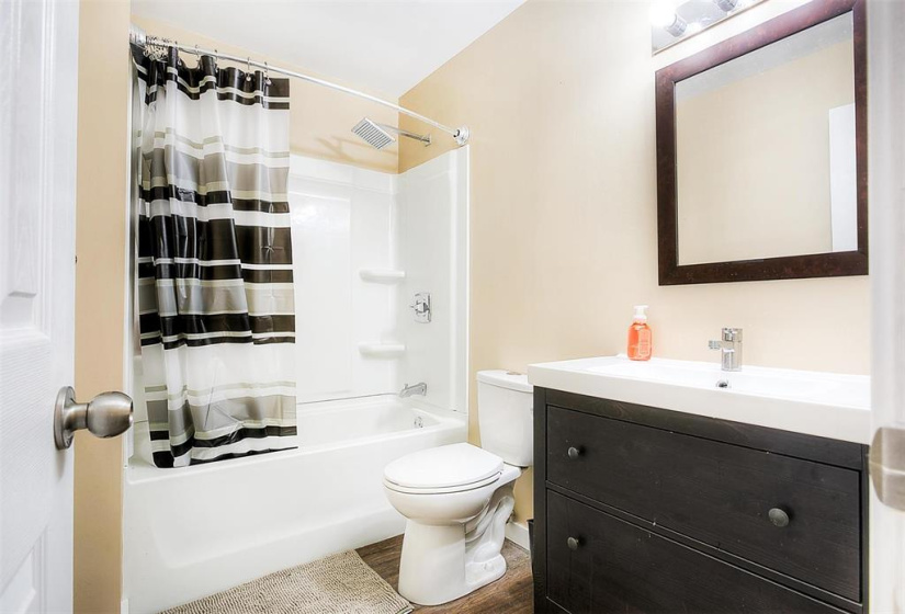80 Wynford, 3 Bedrooms Bedrooms, 11 Rooms Rooms,1 BathroomBathrooms,Residential,For Sale,Wynford