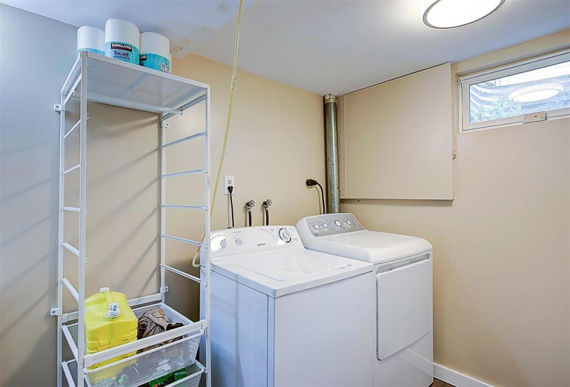 80 Wynford, 3 Bedrooms Bedrooms, 11 Rooms Rooms,1 BathroomBathrooms,Residential,For Sale,Wynford
