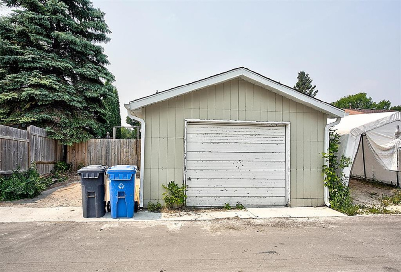 80 Wynford, 3 Bedrooms Bedrooms, 11 Rooms Rooms,1 BathroomBathrooms,Residential,For Sale,Wynford