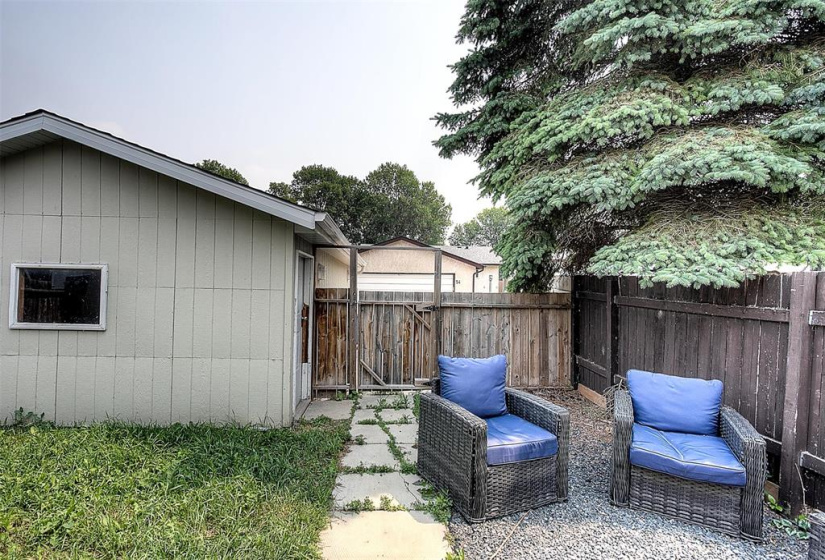 80 Wynford, 3 Bedrooms Bedrooms, 11 Rooms Rooms,1 BathroomBathrooms,Residential,For Sale,Wynford