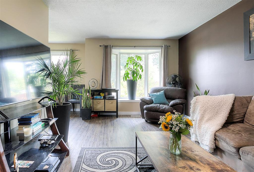 80 Wynford, 3 Bedrooms Bedrooms, 11 Rooms Rooms,1 BathroomBathrooms,Residential,For Sale,Wynford