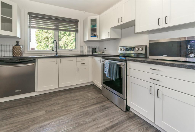 835 Simpson, 4 Bedrooms Bedrooms, 9 Rooms Rooms,1 BathroomBathrooms,Residential,For Sale,Simpson
