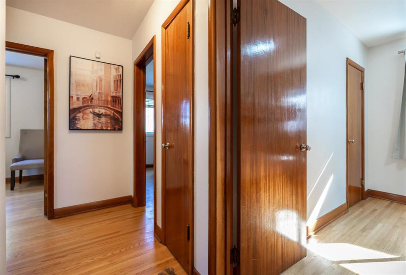 835 Simpson, 4 Bedrooms Bedrooms, 9 Rooms Rooms,1 BathroomBathrooms,Residential,For Sale,Simpson
