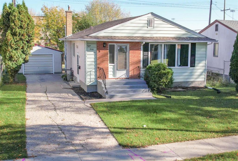 835 Simpson, 4 Bedrooms Bedrooms, 9 Rooms Rooms,1 BathroomBathrooms,Residential,For Sale,Simpson