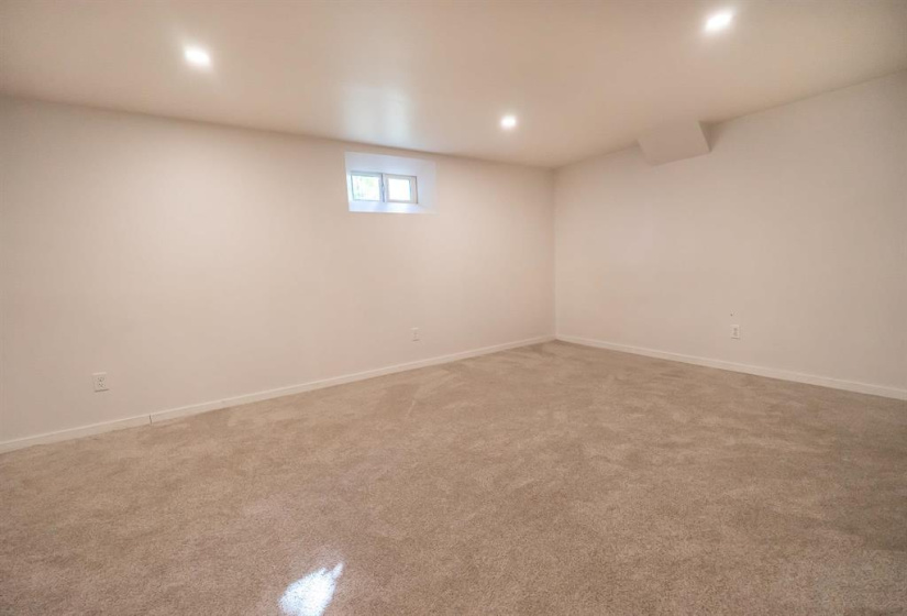 835 Simpson, 4 Bedrooms Bedrooms, 9 Rooms Rooms,1 BathroomBathrooms,Residential,For Sale,Simpson