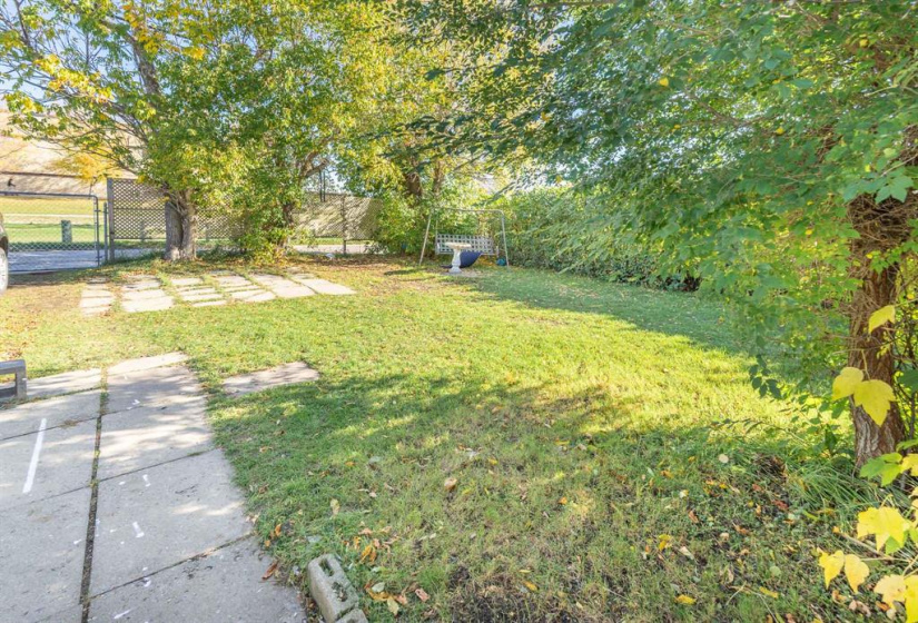 835 Simpson, 4 Bedrooms Bedrooms, 9 Rooms Rooms,1 BathroomBathrooms,Residential,For Sale,Simpson