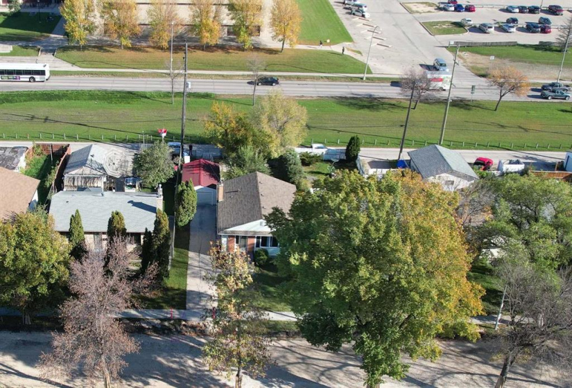 835 Simpson, 4 Bedrooms Bedrooms, 9 Rooms Rooms,1 BathroomBathrooms,Residential,For Sale,Simpson