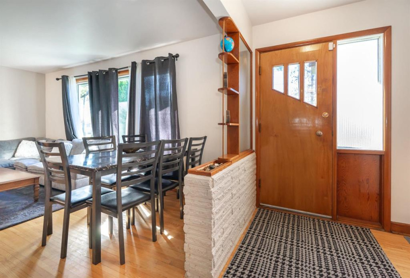 835 Simpson, 4 Bedrooms Bedrooms, 9 Rooms Rooms,1 BathroomBathrooms,Residential,For Sale,Simpson