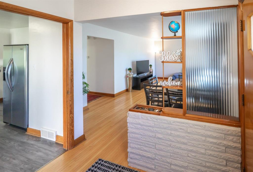 835 Simpson, 4 Bedrooms Bedrooms, 9 Rooms Rooms,1 BathroomBathrooms,Residential,For Sale,Simpson