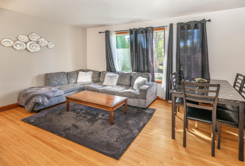 835 Simpson, 4 Bedrooms Bedrooms, 9 Rooms Rooms,1 BathroomBathrooms,Residential,For Sale,Simpson