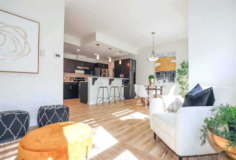 64 Barnes, 3 Bedrooms Bedrooms, 9 Rooms Rooms,2 BathroomsBathrooms,Condominium,For Sale,Barnes