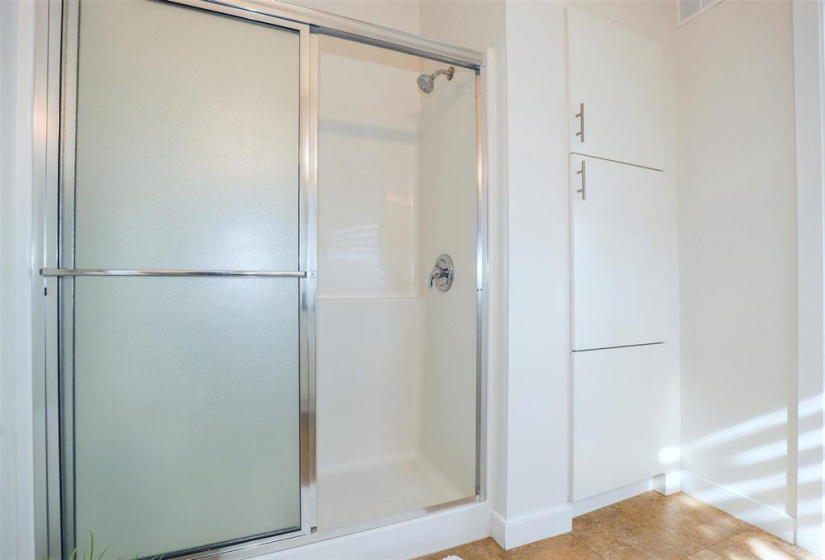 64 Barnes, 3 Bedrooms Bedrooms, 9 Rooms Rooms,2 BathroomsBathrooms,Condominium,For Sale,Barnes