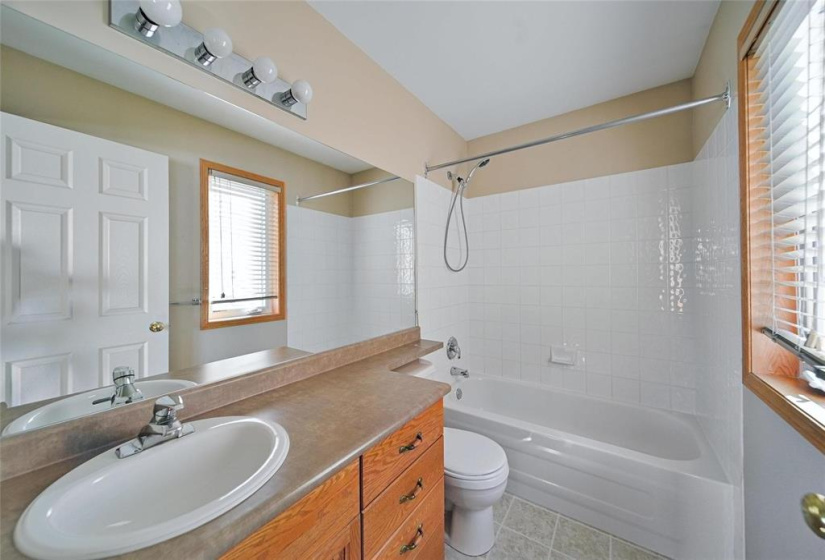 46 Briarlynn, 4 Bedrooms Bedrooms, 10 Rooms Rooms,2 BathroomsBathrooms,Residential,For Sale,Briarlynn