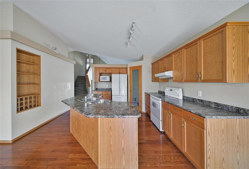 46 Briarlynn, 4 Bedrooms Bedrooms, 10 Rooms Rooms,2 BathroomsBathrooms,Residential,For Sale,Briarlynn