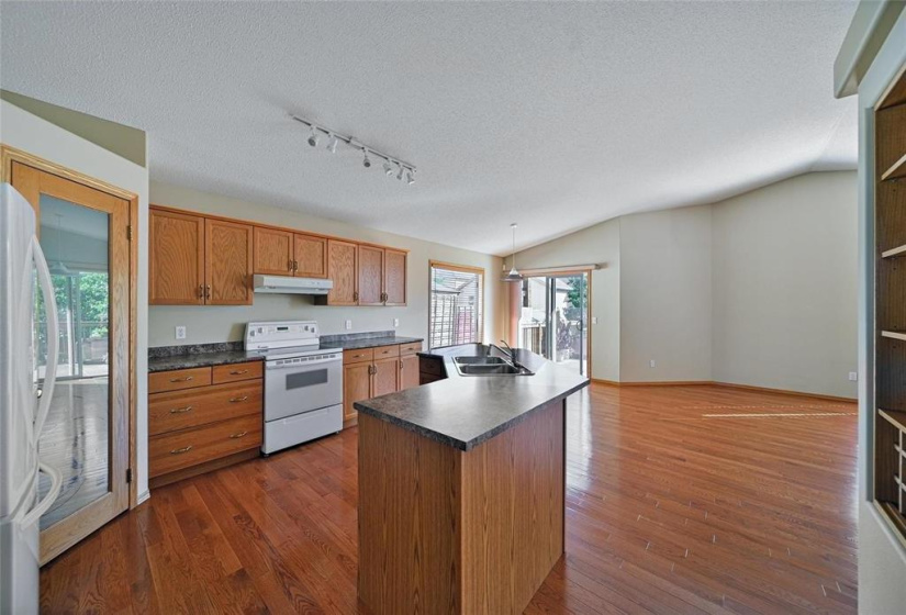 46 Briarlynn, 4 Bedrooms Bedrooms, 10 Rooms Rooms,2 BathroomsBathrooms,Residential,For Sale,Briarlynn