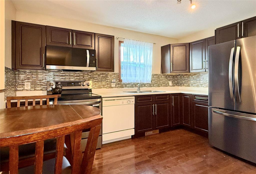 559 Windsor, 4 Bedrooms Bedrooms, 8 Rooms Rooms,2 BathroomsBathrooms,Residential,For Sale,Windsor