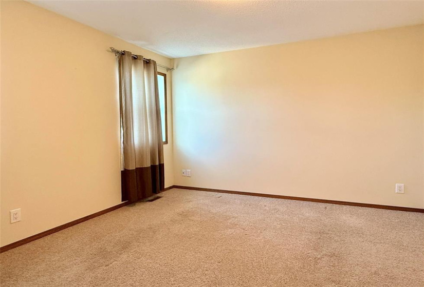 559 Windsor, 4 Bedrooms Bedrooms, 8 Rooms Rooms,2 BathroomsBathrooms,Residential,For Sale,Windsor
