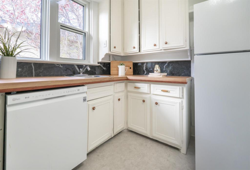 78 St.vital, 2 Bedrooms Bedrooms, 5 Rooms Rooms,1 BathroomBathrooms,Residential,For Sale,St.vital