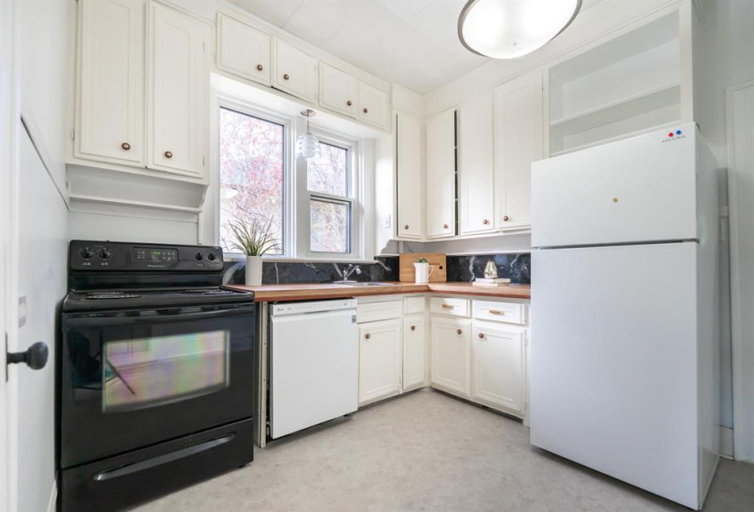 78 St.vital, 2 Bedrooms Bedrooms, 5 Rooms Rooms,1 BathroomBathrooms,Residential,For Sale,St.vital