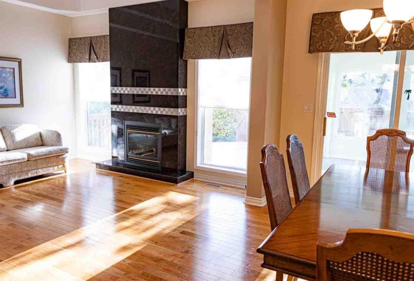 100 Royal Mint, 2 Bedrooms Bedrooms, 11 Rooms Rooms,3 BathroomsBathrooms,Condominium,For Sale,Royal Mint