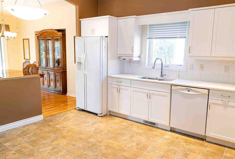100 Royal Mint, 2 Bedrooms Bedrooms, 11 Rooms Rooms,3 BathroomsBathrooms,Condominium,For Sale,Royal Mint