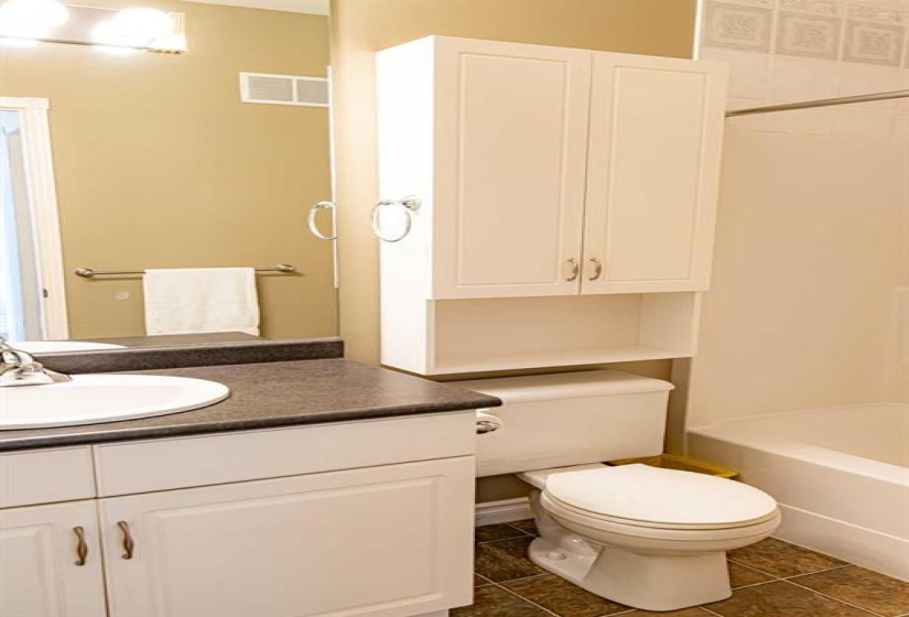 100 Royal Mint, 2 Bedrooms Bedrooms, 11 Rooms Rooms,3 BathroomsBathrooms,Condominium,For Sale,Royal Mint