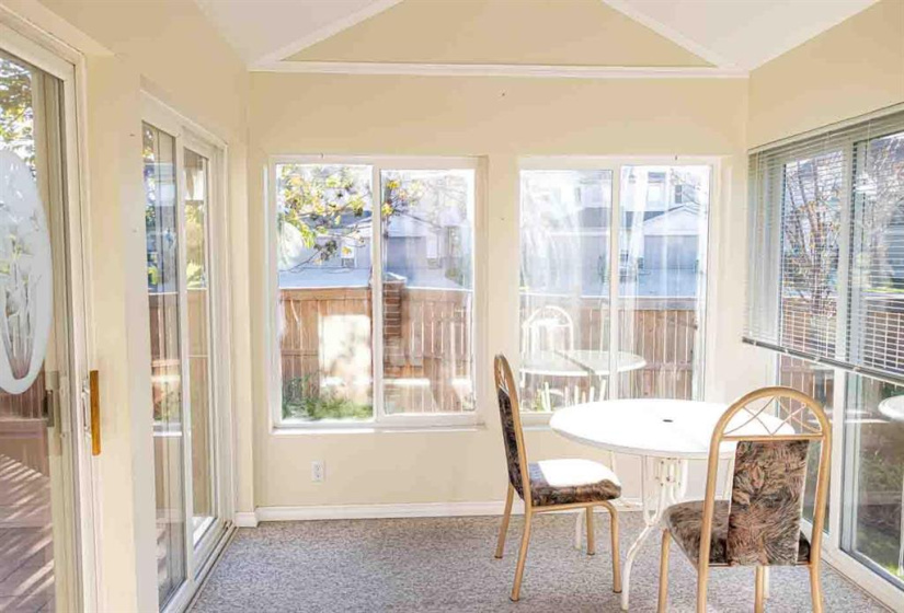 100 Royal Mint, 2 Bedrooms Bedrooms, 11 Rooms Rooms,3 BathroomsBathrooms,Condominium,For Sale,Royal Mint