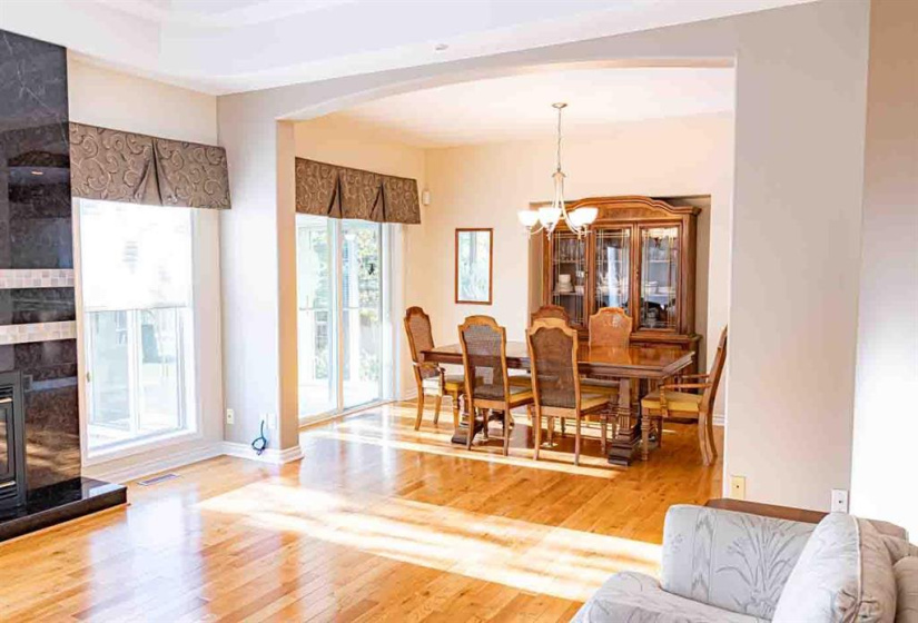 100 Royal Mint, 2 Bedrooms Bedrooms, 11 Rooms Rooms,3 BathroomsBathrooms,Condominium,For Sale,Royal Mint