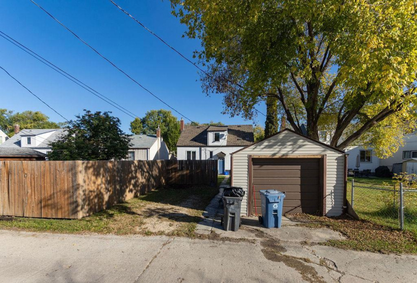 472 Smithfield, 4 Bedrooms Bedrooms, 10 Rooms Rooms,1 BathroomBathrooms,Residential,For Sale,Smithfield