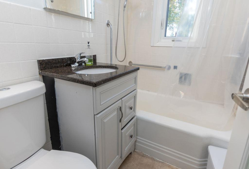472 Smithfield, 4 Bedrooms Bedrooms, 10 Rooms Rooms,1 BathroomBathrooms,Residential,For Sale,Smithfield