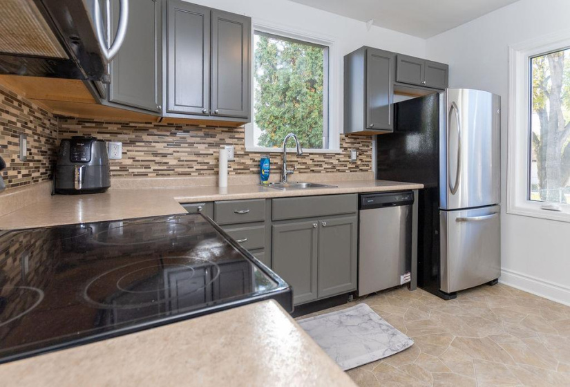 472 Smithfield, 4 Bedrooms Bedrooms, 10 Rooms Rooms,1 BathroomBathrooms,Residential,For Sale,Smithfield