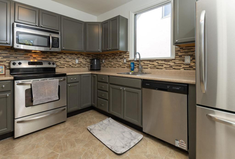 472 Smithfield, 4 Bedrooms Bedrooms, 10 Rooms Rooms,1 BathroomBathrooms,Residential,For Sale,Smithfield