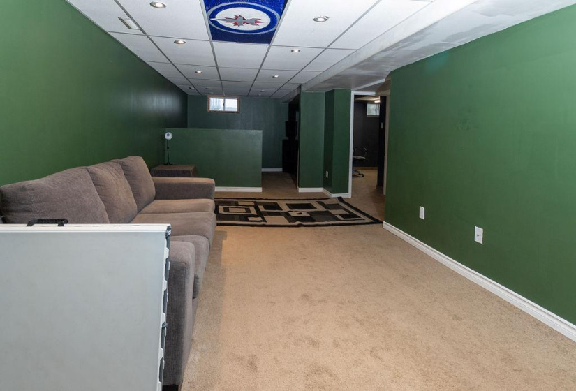 472 Smithfield, 4 Bedrooms Bedrooms, 10 Rooms Rooms,1 BathroomBathrooms,Residential,For Sale,Smithfield