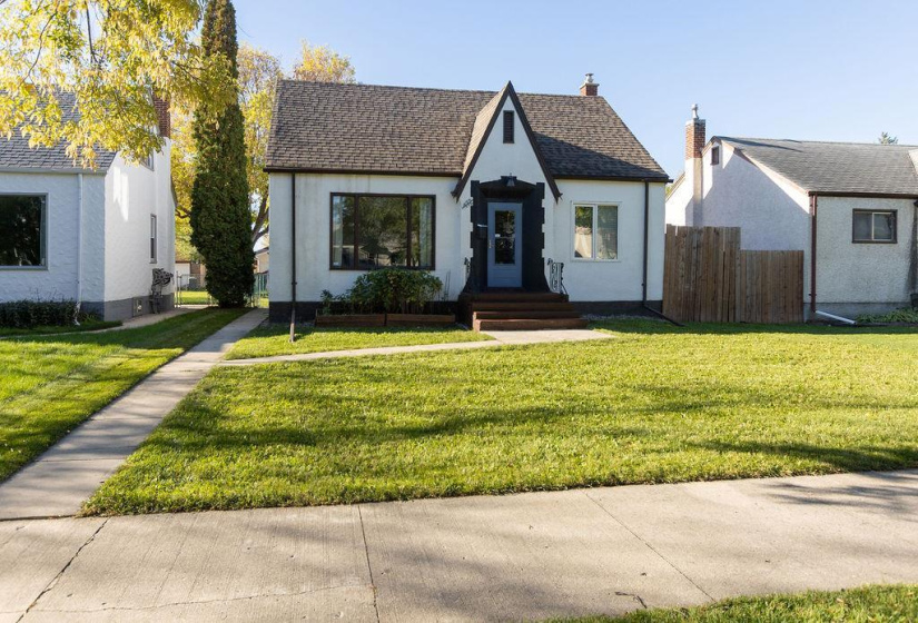 472 Smithfield, 4 Bedrooms Bedrooms, 10 Rooms Rooms,1 BathroomBathrooms,Residential,For Sale,Smithfield