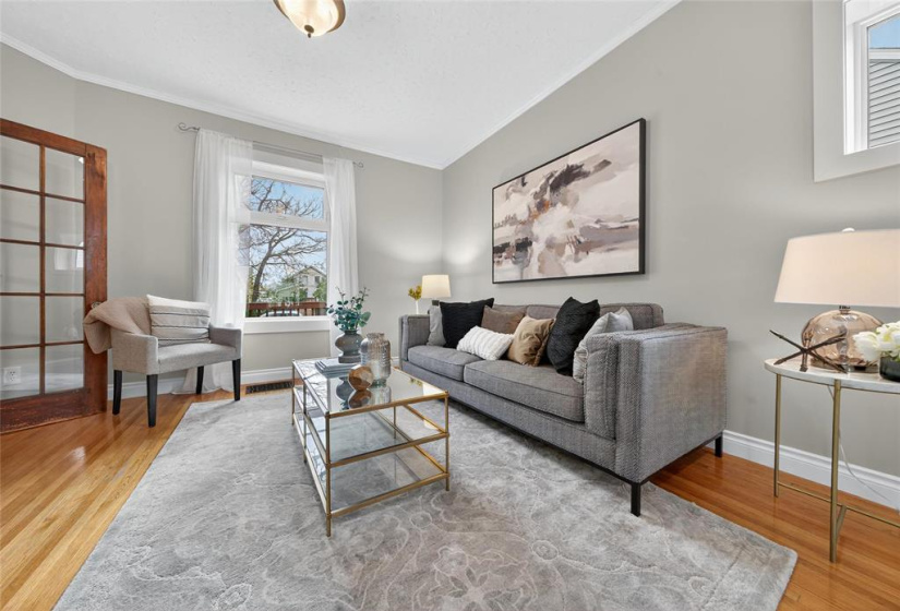 267 Eugenie, 5 Bedrooms Bedrooms, 15 Rooms Rooms,2 BathroomsBathrooms,Residential,For Sale,Eugenie