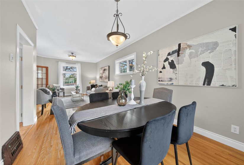 267 Eugenie, 5 Bedrooms Bedrooms, 15 Rooms Rooms,2 BathroomsBathrooms,Residential,For Sale,Eugenie