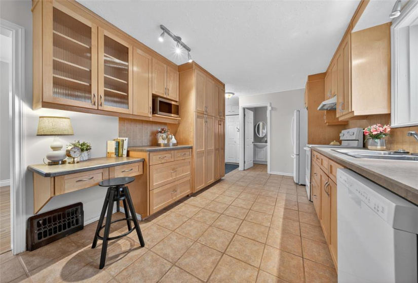 267 Eugenie, 5 Bedrooms Bedrooms, 15 Rooms Rooms,2 BathroomsBathrooms,Residential,For Sale,Eugenie