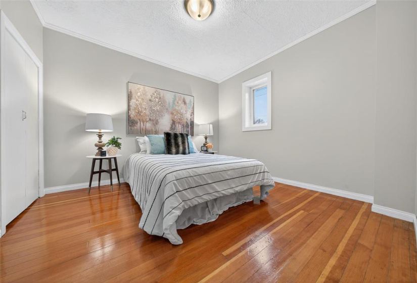 267 Eugenie, 5 Bedrooms Bedrooms, 15 Rooms Rooms,2 BathroomsBathrooms,Residential,For Sale,Eugenie