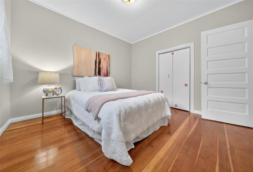 267 Eugenie, 5 Bedrooms Bedrooms, 15 Rooms Rooms,2 BathroomsBathrooms,Residential,For Sale,Eugenie