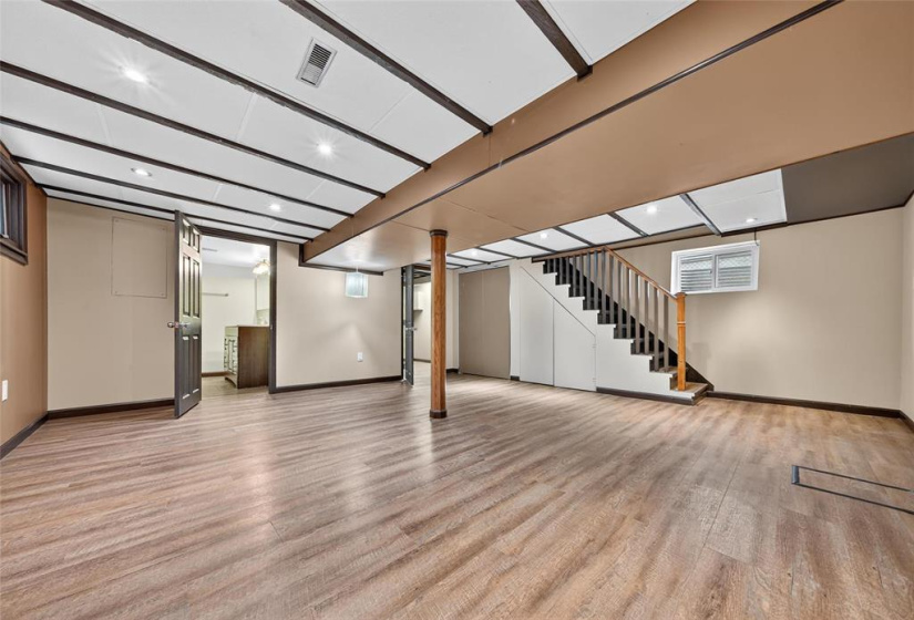 267 Eugenie, 5 Bedrooms Bedrooms, 15 Rooms Rooms,2 BathroomsBathrooms,Residential,For Sale,Eugenie