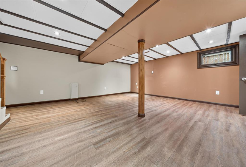 267 Eugenie, 5 Bedrooms Bedrooms, 15 Rooms Rooms,2 BathroomsBathrooms,Residential,For Sale,Eugenie