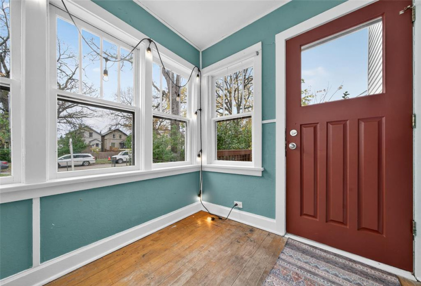 267 Eugenie, 5 Bedrooms Bedrooms, 15 Rooms Rooms,2 BathroomsBathrooms,Residential,For Sale,Eugenie