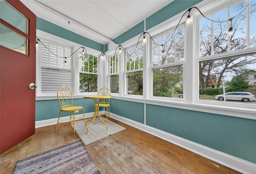 267 Eugenie, 5 Bedrooms Bedrooms, 15 Rooms Rooms,2 BathroomsBathrooms,Residential,For Sale,Eugenie