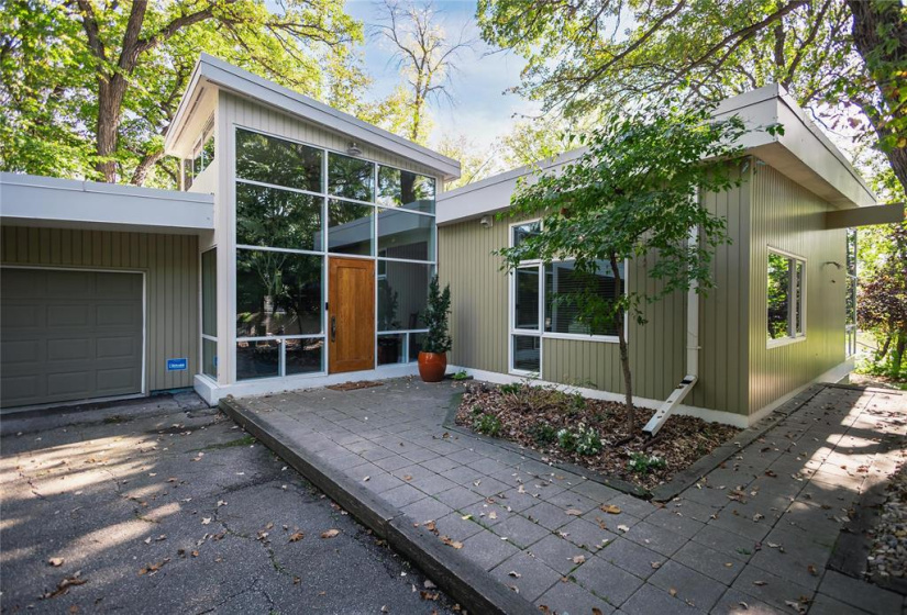 544 South, 3 Bedrooms Bedrooms, 14 Rooms Rooms,2 BathroomsBathrooms,Residential,For Sale,South