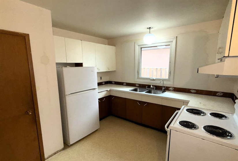43 Amarynth, 3 Bedrooms Bedrooms, 11 Rooms Rooms,1 BathroomBathrooms,Residential,For Sale,Amarynth