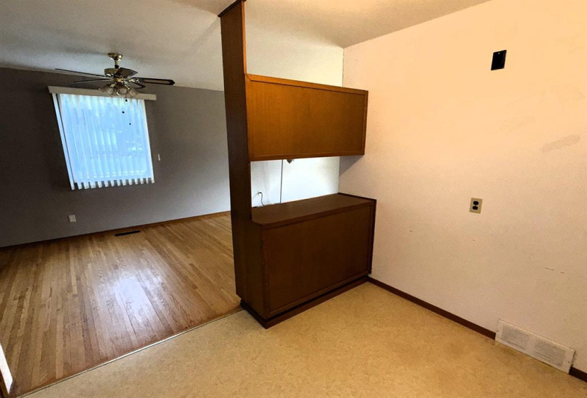 43 Amarynth, 3 Bedrooms Bedrooms, 11 Rooms Rooms,1 BathroomBathrooms,Residential,For Sale,Amarynth