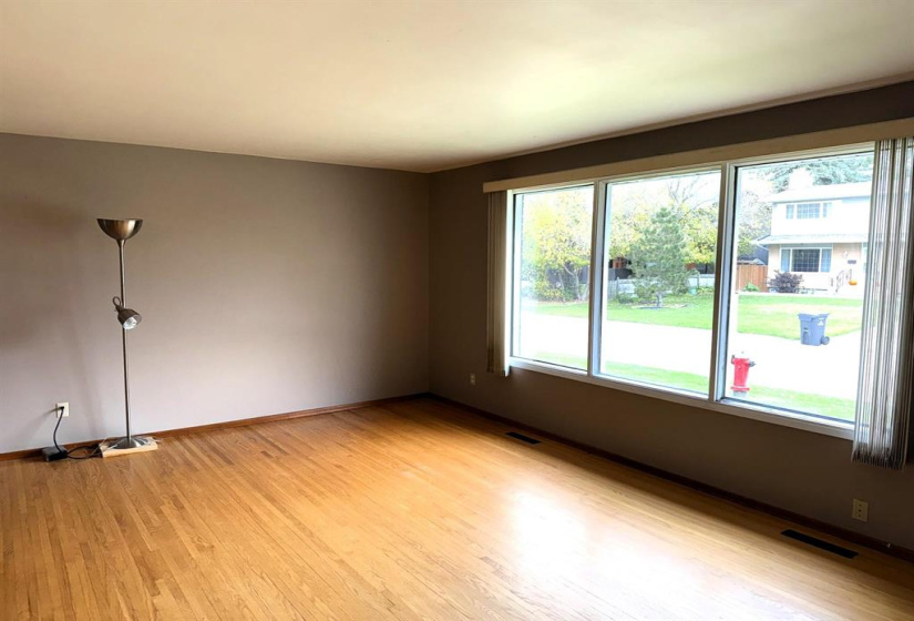43 Amarynth, 3 Bedrooms Bedrooms, 11 Rooms Rooms,1 BathroomBathrooms,Residential,For Sale,Amarynth